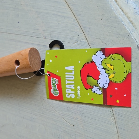 THE GRINCH KITCHEN GROUP - Picture 7 of 15